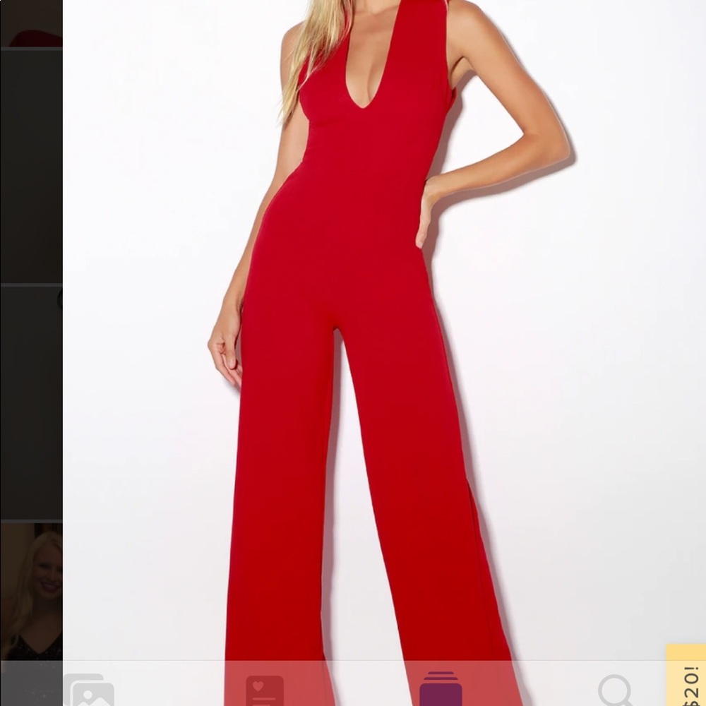 Worn once, perfect condition! I’m 5’1” and it was slightly long. very flattering